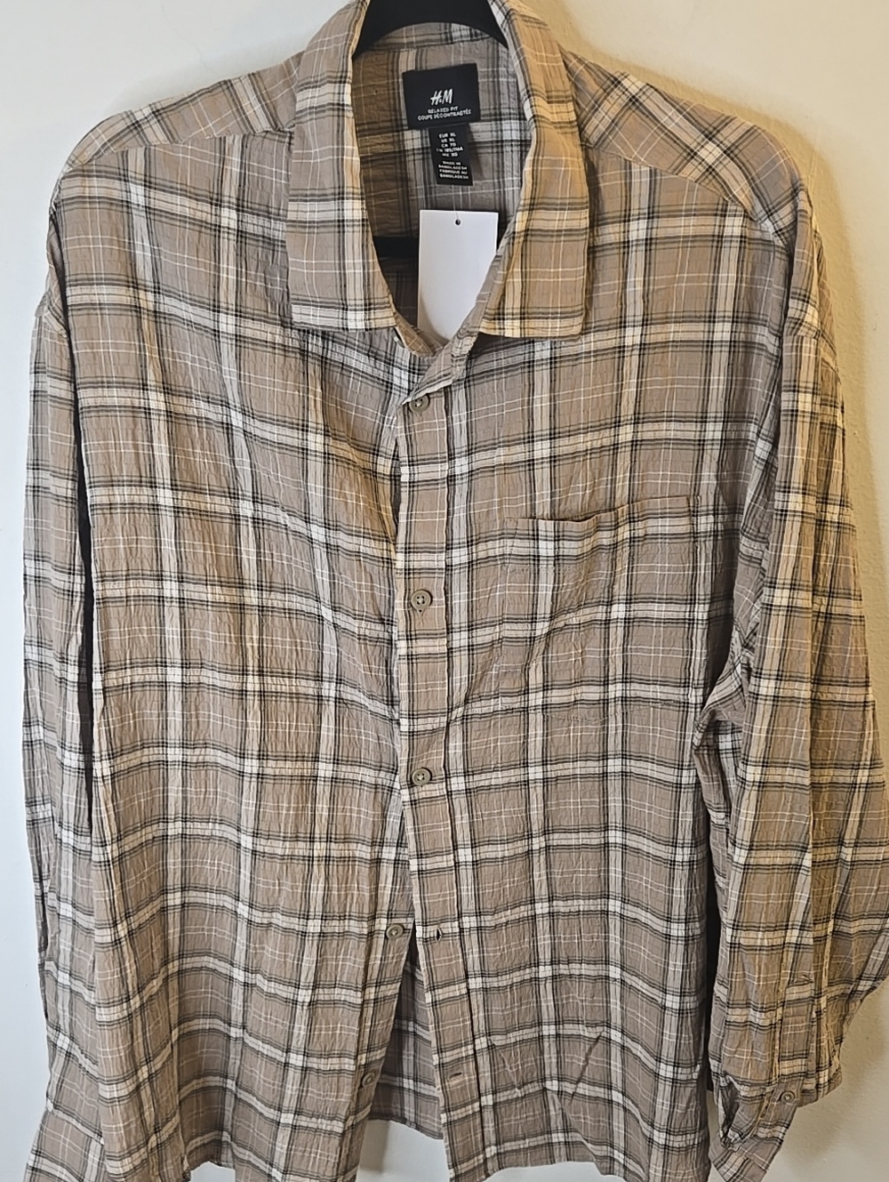 H&M Men's Beige Plaid Button-Up Shirt